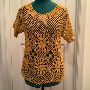 Dress Barn Gold soft crochet sheer short sleeve Cover Up Top Sm